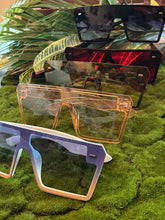 Load image into Gallery viewer, Peach teas oversized square Sunglasses